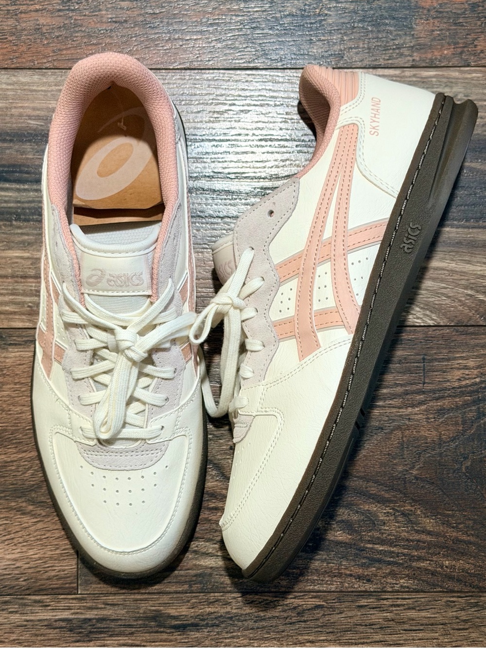 ASICS Skyhand OG sneaker in the Cream/Maple Sugar colorway size US 8